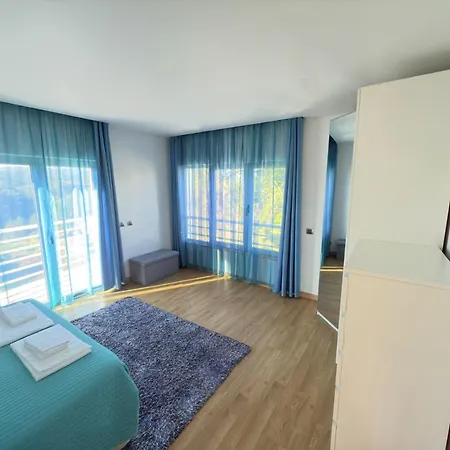 Family House In Vakantiehuis Alcabideche